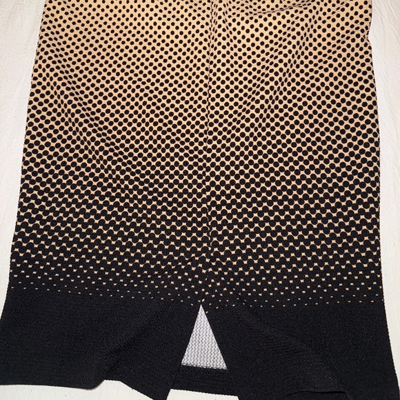 4 skirts - Picture 3 of 7